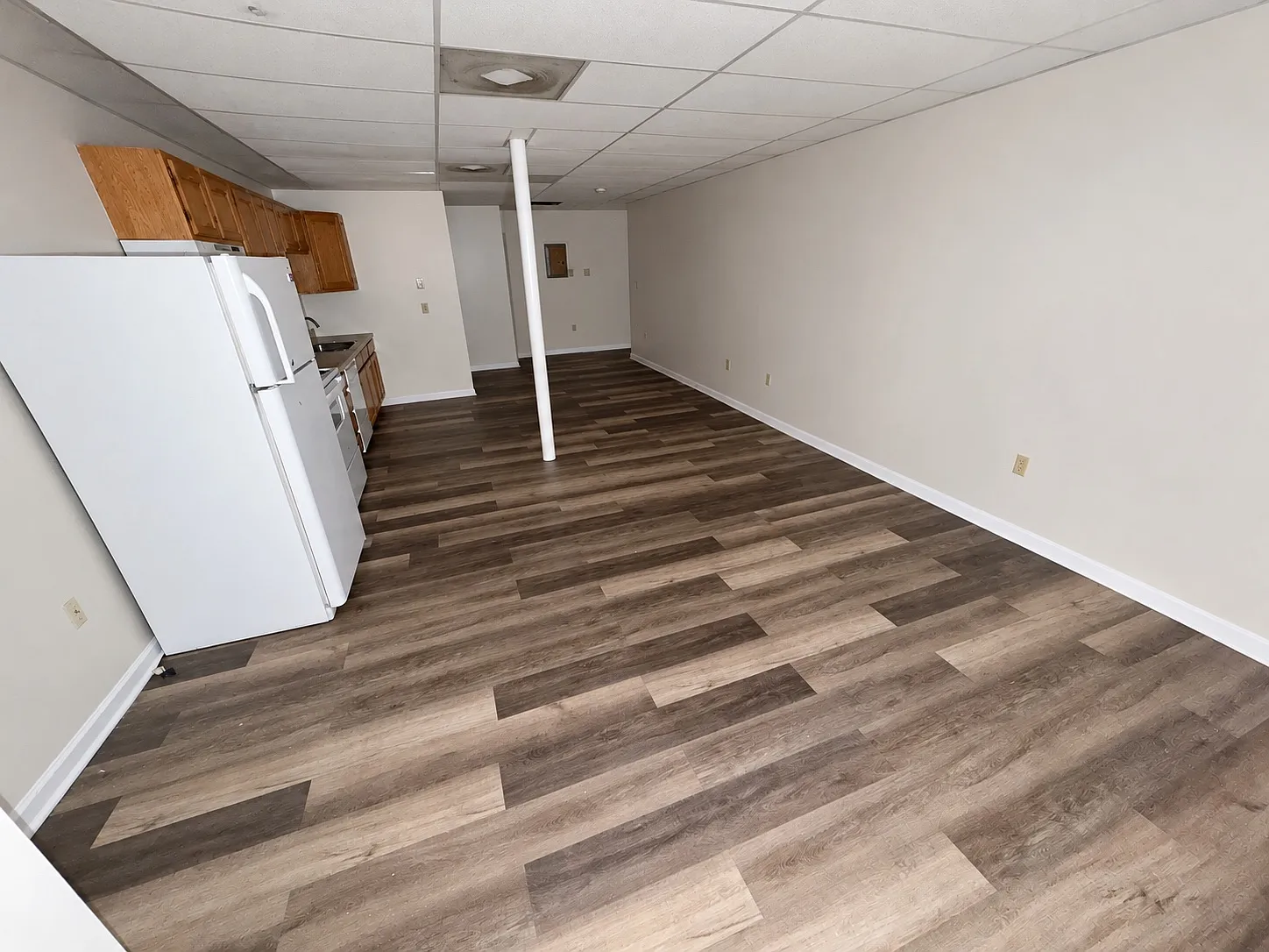 3 bed, 900 sqft, $1,700 — Photo 2