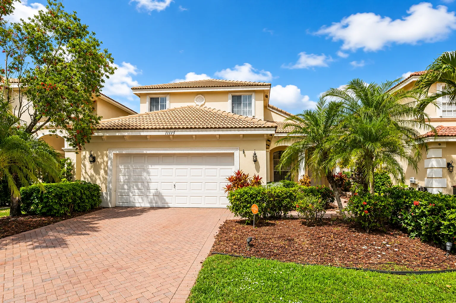 4 bed, 2077 sqft, $5,300 — Photo 1