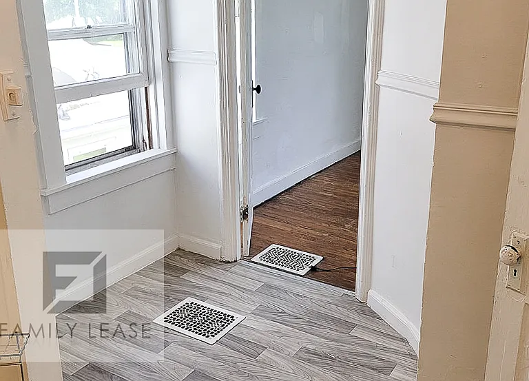 542 7th Ave S — Photo 32