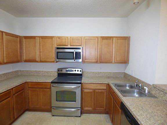 2nd image of 6925 Ortega Woods Dr Unit 8