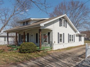 108 Elysinia Ave, Waynesville, NC 28786