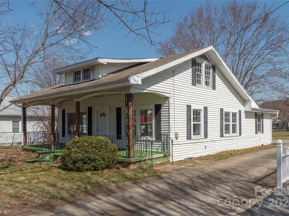 108 Elysinia Ave, Waynesville, NC 28786