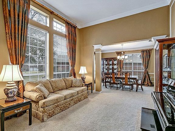 4th image of 3212 Hawthorne Ct