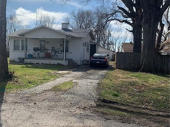 4th image of 110 S Hardy Ave