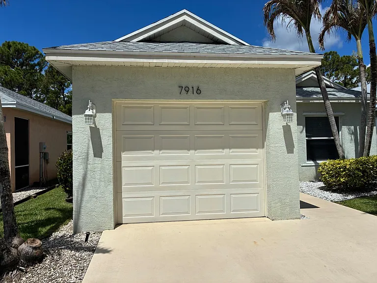7916 SE Sugar Pines Way — Photo 3