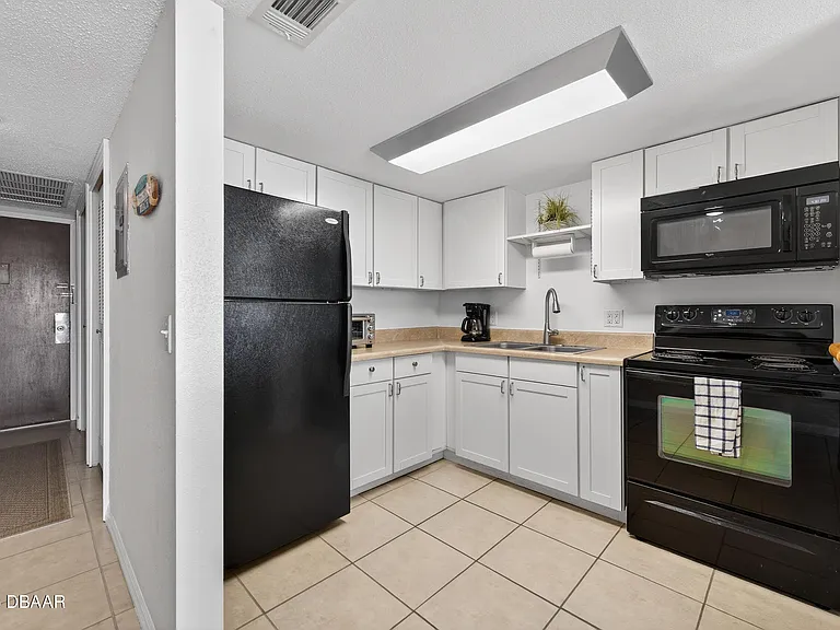 935 N Halifax Ave #410 — Photo 5