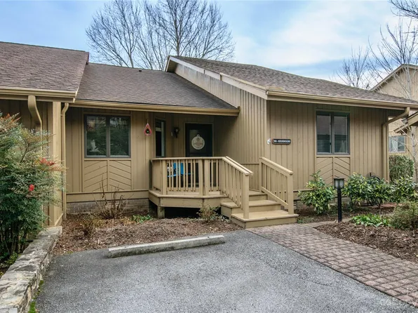 504 Live Oak Ln, Hendersonville, NC 28791