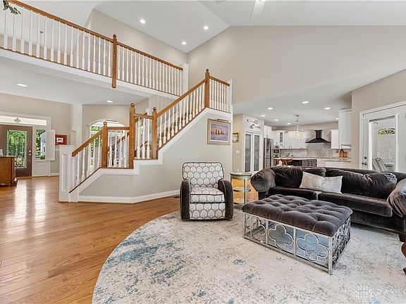 5th image of 225 County Down Ln