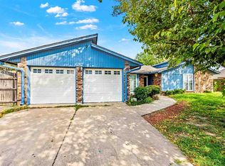 6767 SW Chaucer Dr, Lawton, OK 73505
