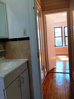 Rented by Prime Realty | media 17