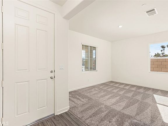 3rd image of 80560 Anacapa Dr