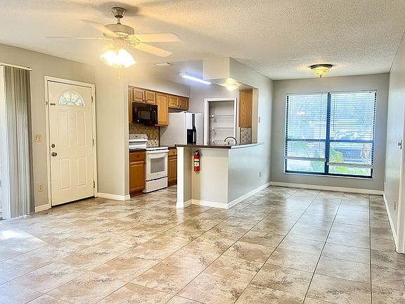 3rd image of 611 Casa Park Ct #D