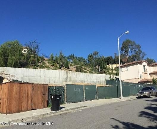 5th image of 967 N Avenue 66