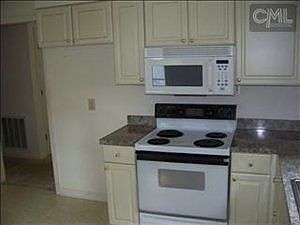 2nd image of 411 Ravenscroft Rd