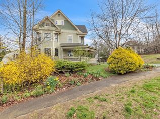 36 James St, Greenfield, MA 01301