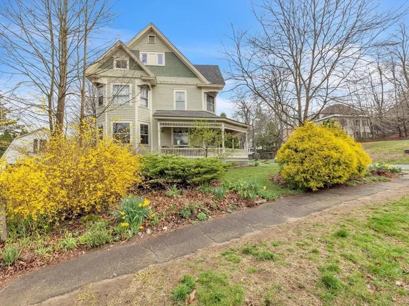 36 James St, Greenfield, MA 01301