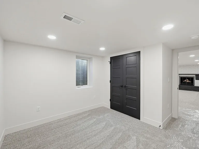 149 Washington St — Photo 48