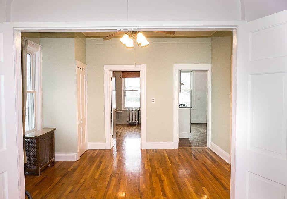 2nd image of 648 20th St