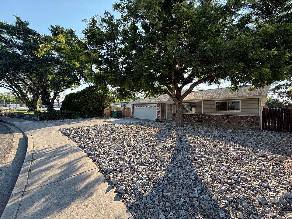 1st image of 3348 4th St