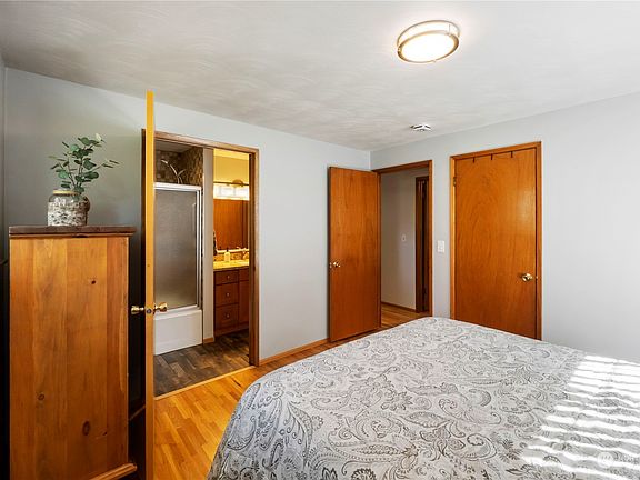 4th image of 6301 2nd Street Ct E