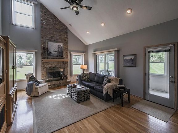 3rd image of 1081 Arcaro Ct