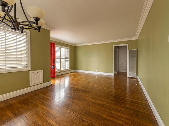 2nd image of 2270 Katherine Ave