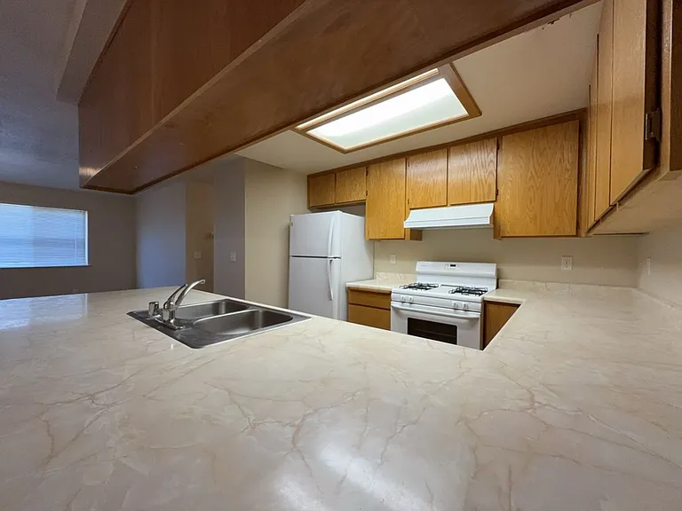 155 Derek Dr — Photo 28