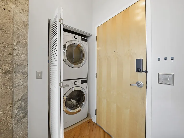 1735 N Paulina St #611 — Photo 32