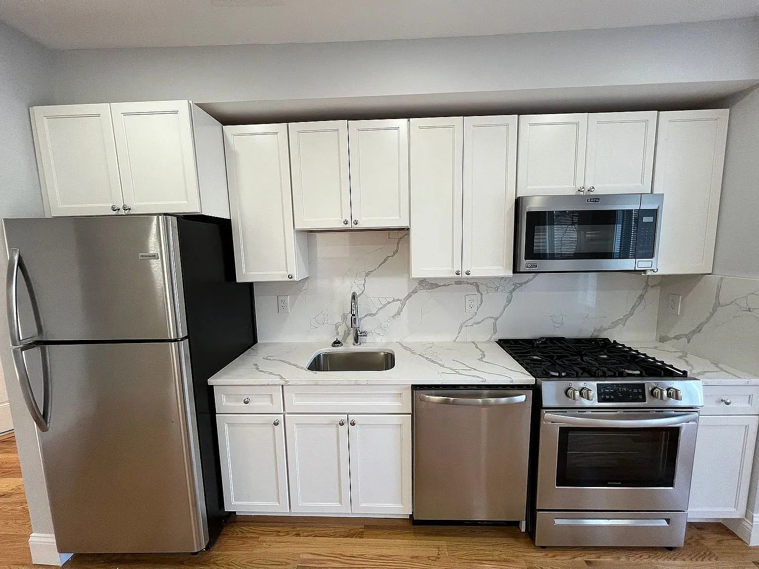 1 bed, 1.0 bath, $4,000 — Photo 2