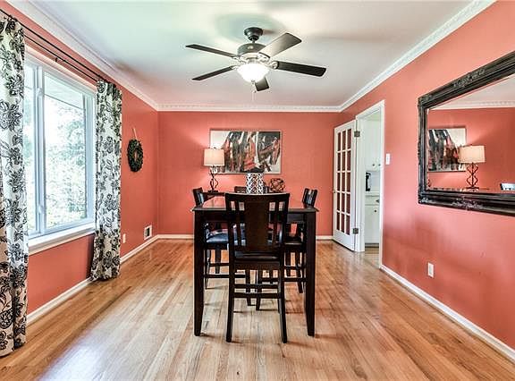 5th image of 404 Saint Lukes Dr