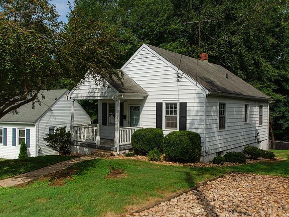 3rd image of 4929 Sycamore Pl