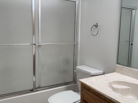 4th image of 2321 W Candlelight Ln #2