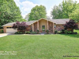 2039 E Magnolia Dr, Fayetteville, AR 72703