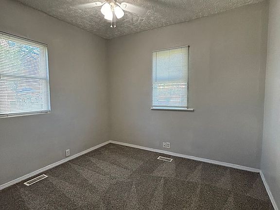 4th image of 1008 W 1st St #3
