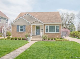 133 Indian Dr, Clarendon Hills, IL 60514