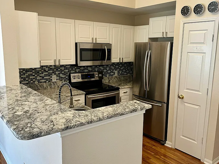 229 Longview Ave #5301 — Photo 11