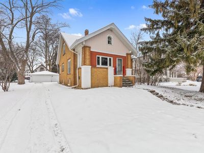 8639 North Deerwood DRIVE, Brown Deer, WI, 53209