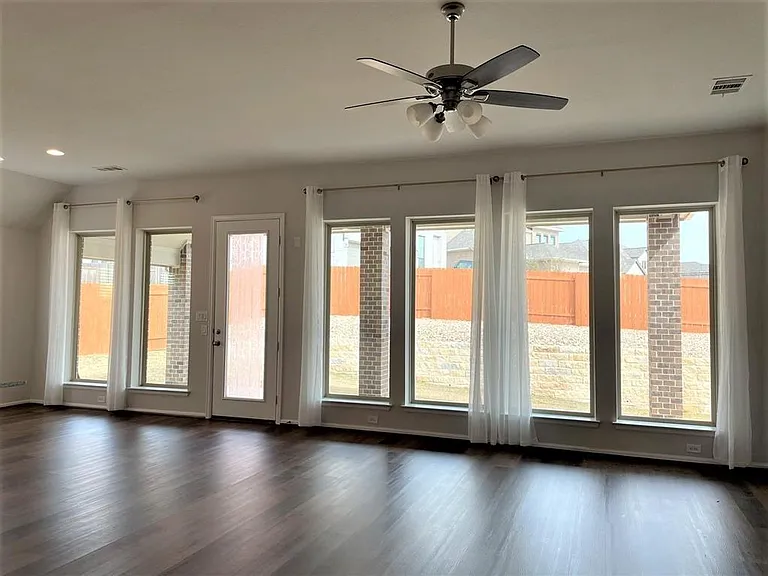 156 Santa Maria St — Photo 15