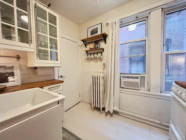 98 W Cedar St #2 — Photo 9