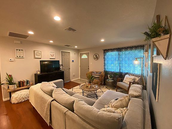 5th image of 105 McKay Blvd