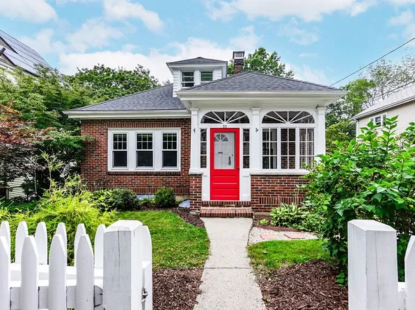 28 Cornell St, Roslindale, MA 02131