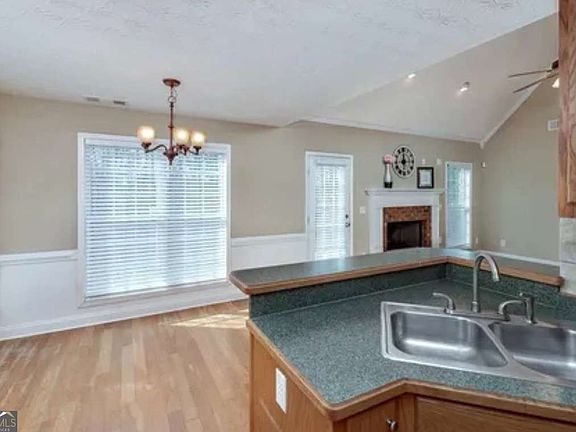 5th image of 135 Saddle Ln