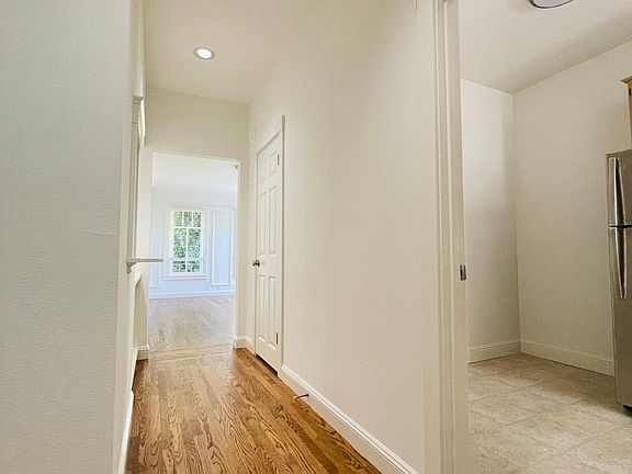 3rd image of 2185 Bay St APT 16