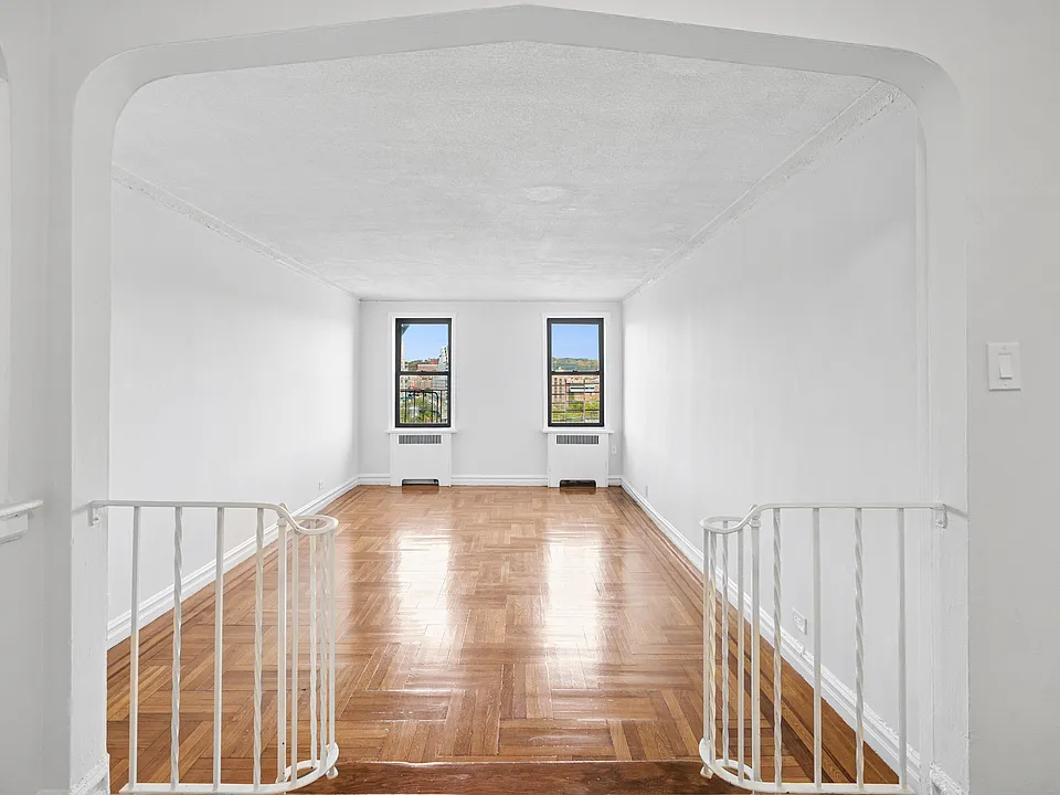 2175 Cedar Ave #5D