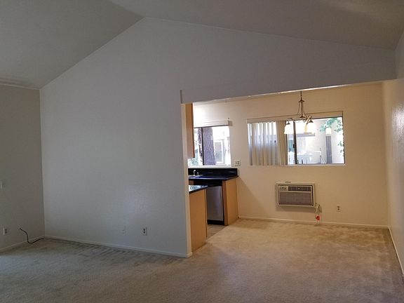 4th image of 960 E Bonita Ave Unit 114