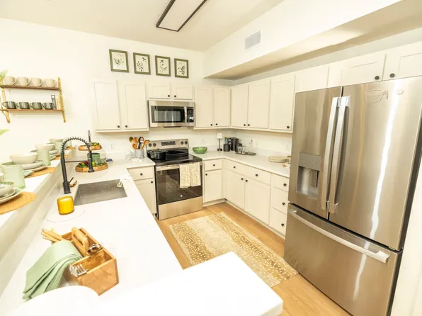 160 Graham Rd Unit 204, Starkville, MS 39759