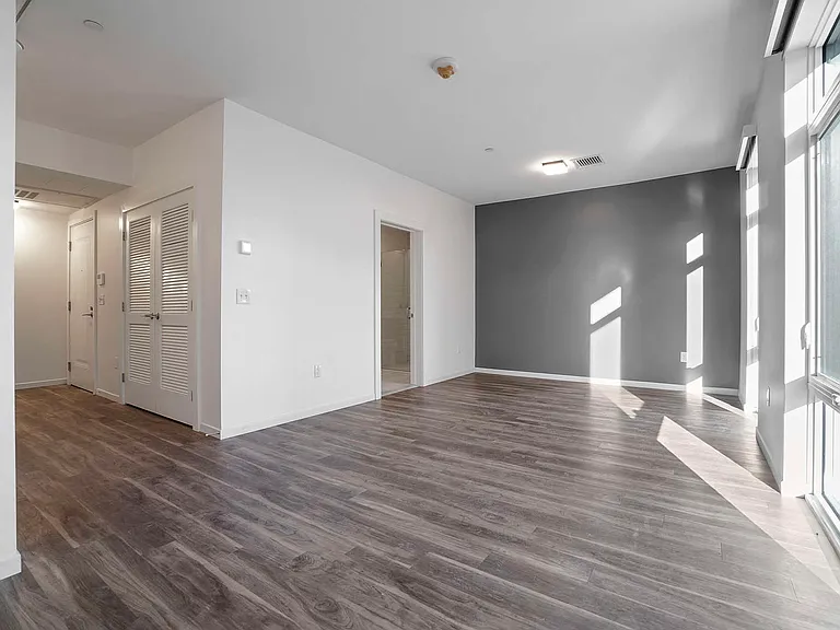 839 Beacon — Photo 6