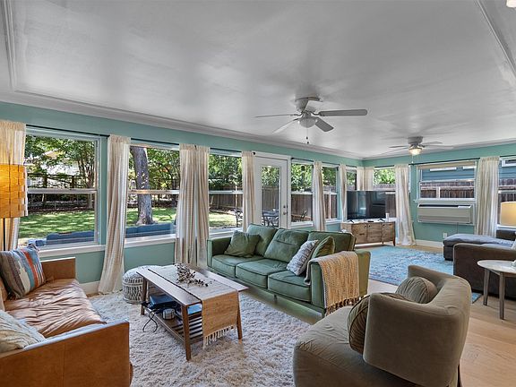 5th image of 4604 Rue St