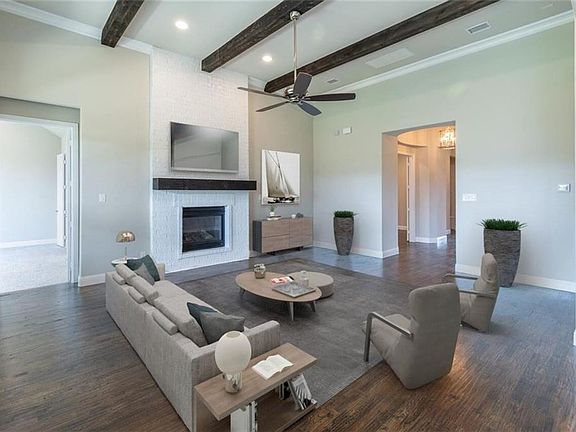 4th image of 28 Katie Ln