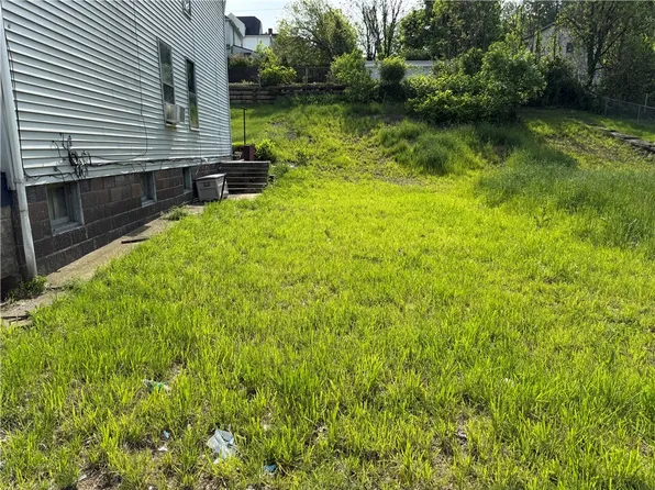 1037 McKean Ave, Donora, PA 15033